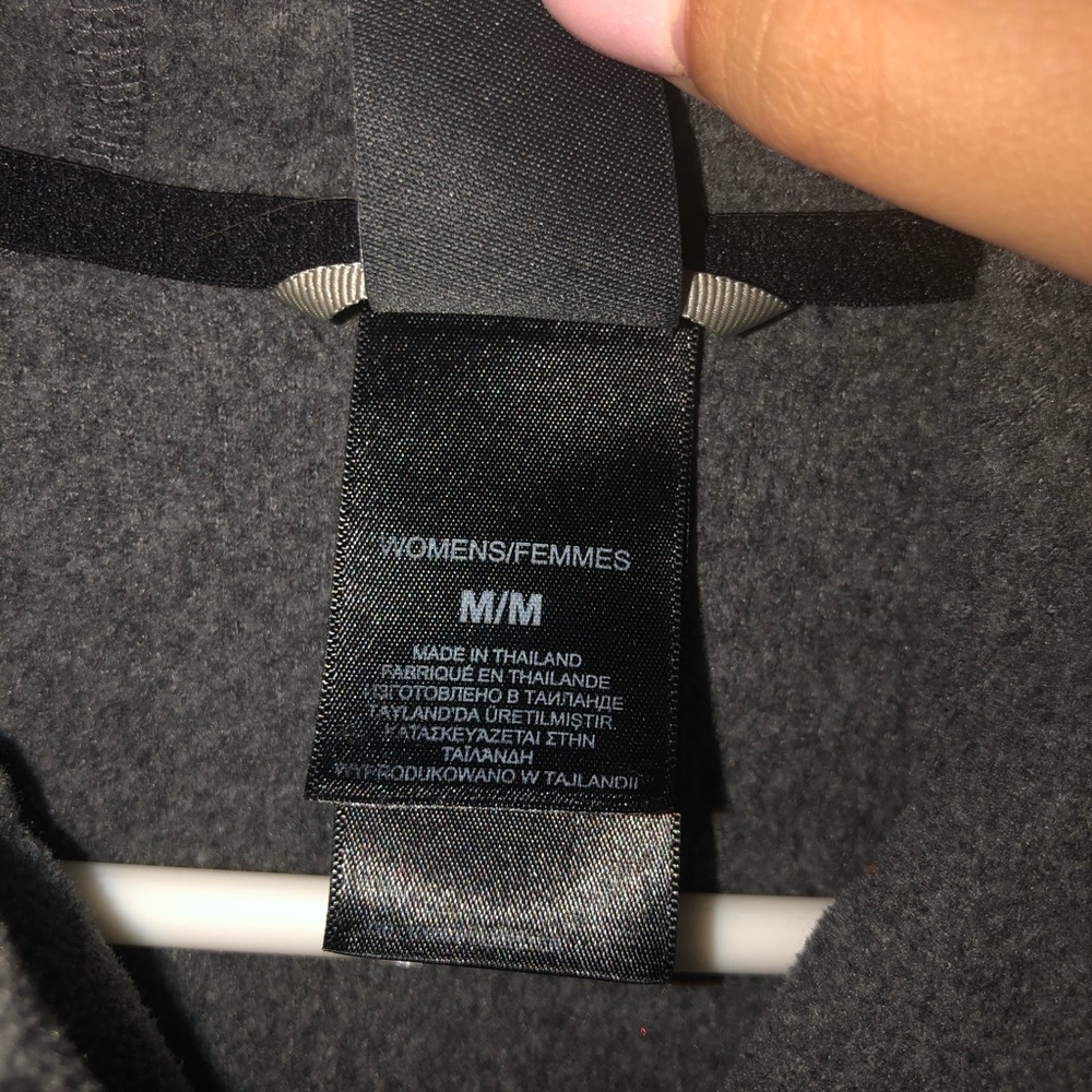 North Face jacket (zip up) - Picture 5 of 5